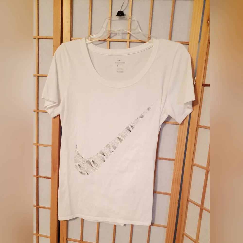 NIKE Iconic women's T-shirt, Sz S, Pure Soft 100% cotton, Super White & Soft.